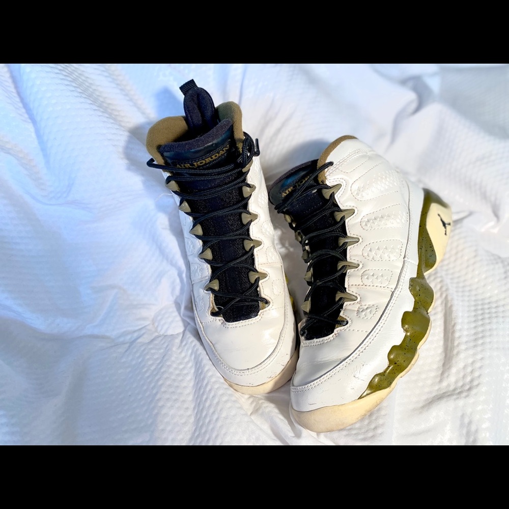 Jordan 9s size 4.5y